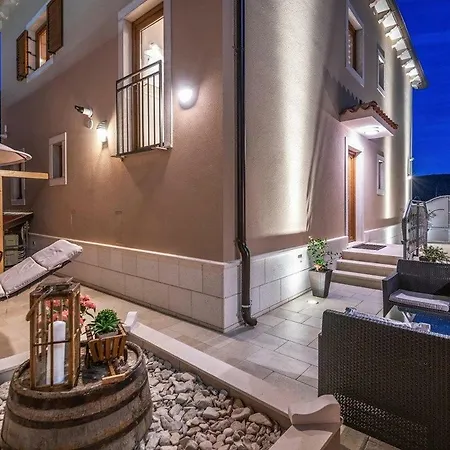 Holiday home Porto Krnica